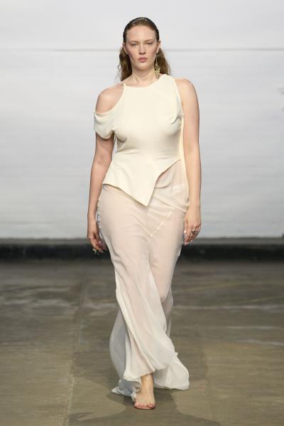 Karoline Vitto 26FW022